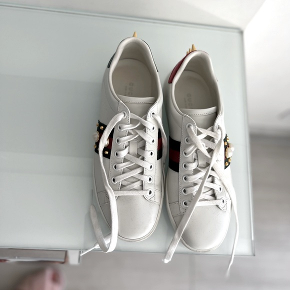 Gucci Sneakers - Picture 2 of 3